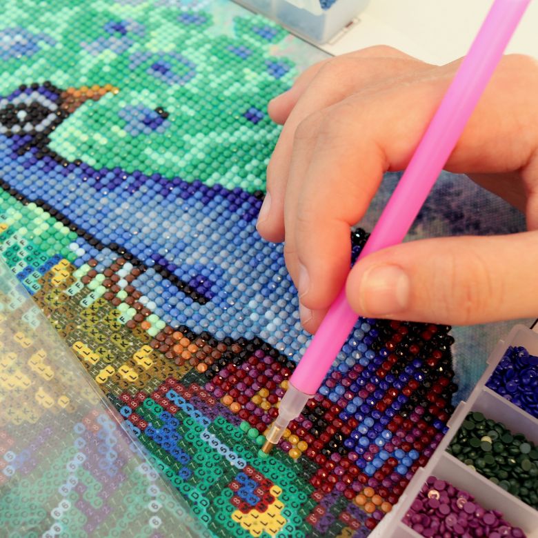 diamond painting a peacock