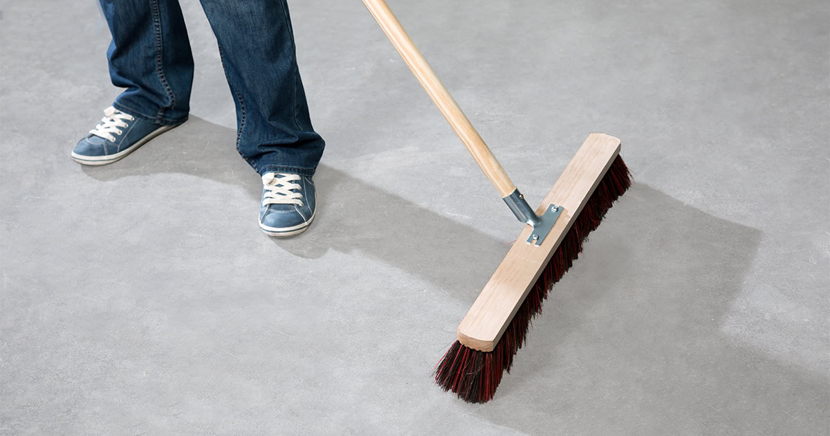 hot to clean a garage floor