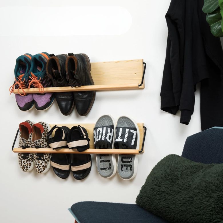 wall-mounted shoe rack