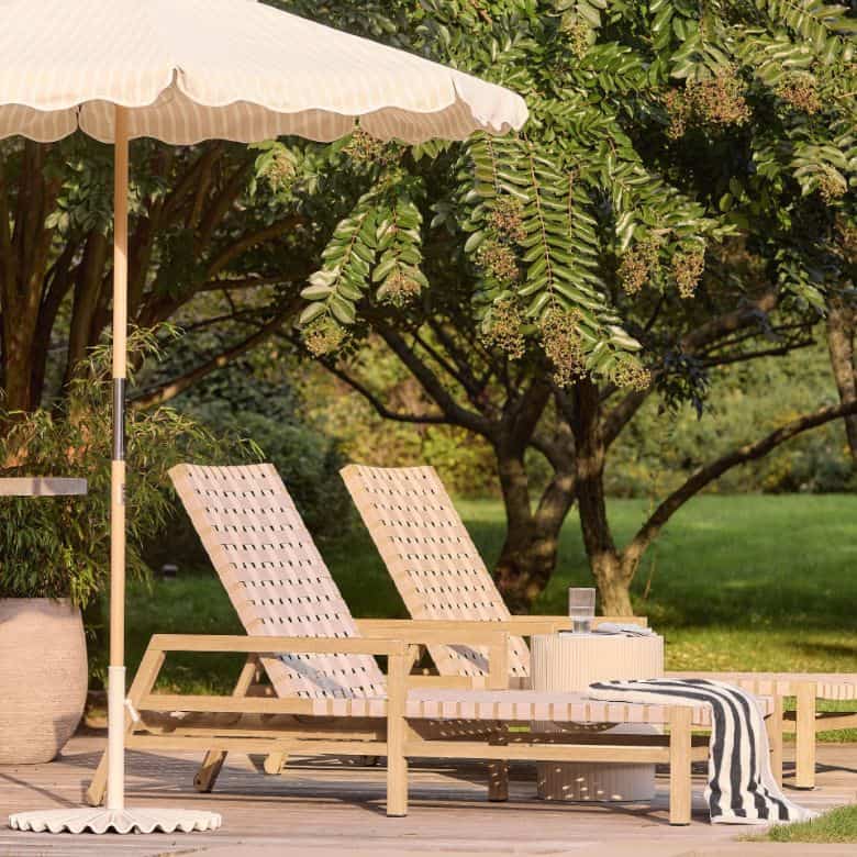 woven outdoor chaise lounger