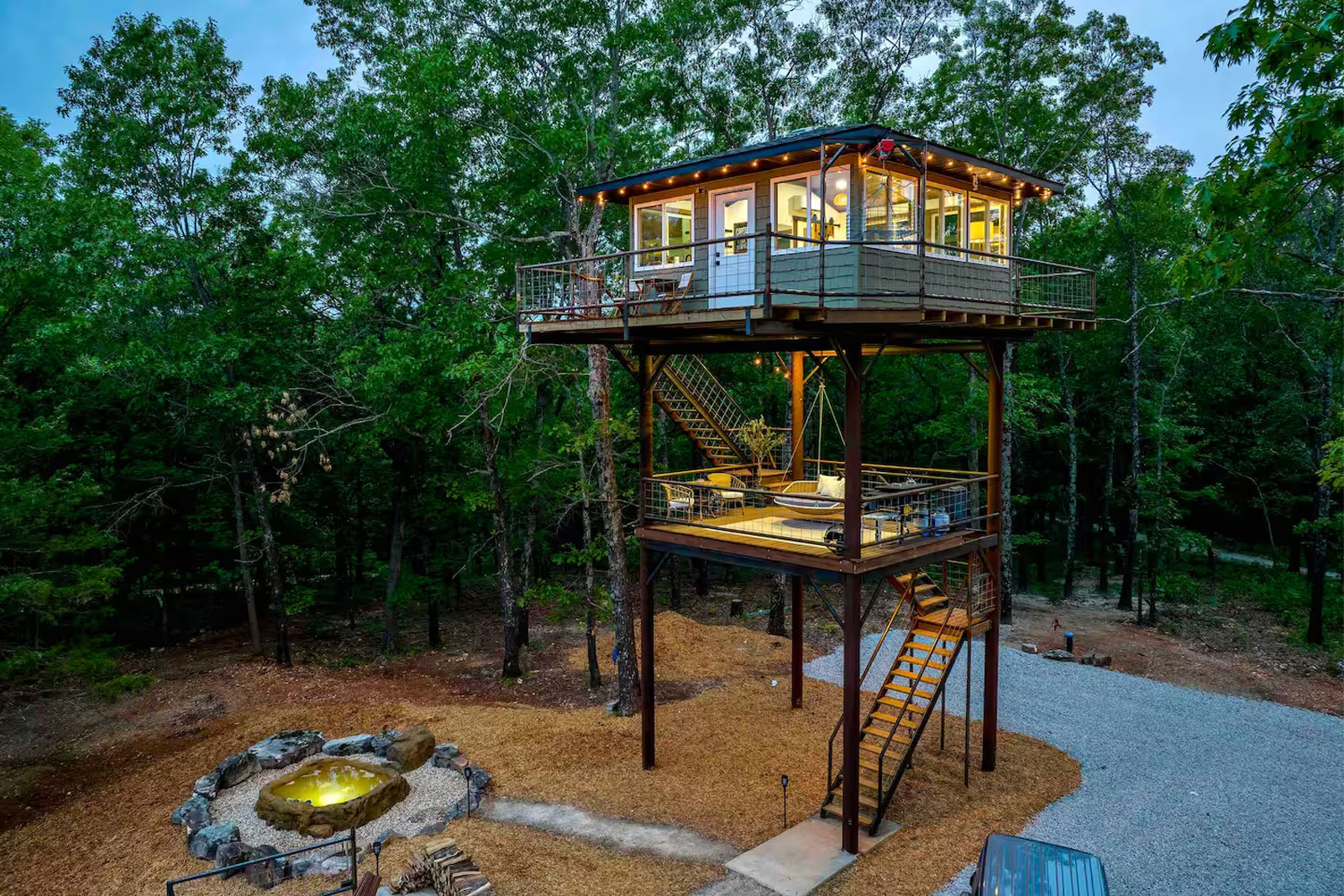 unique treehouse airbnb listing