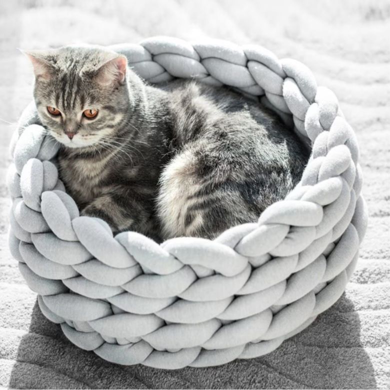 Chunky Crochet Round Bolster Dog & Cat Bed