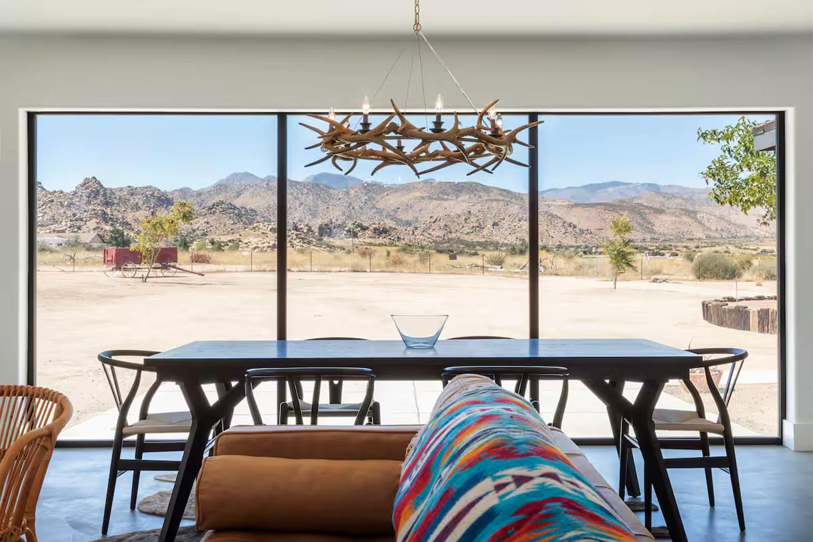 Step Inside This Gorgeous Western Airbnb in California’s Pioneertown