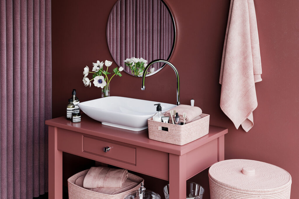 color drenching bathroom
