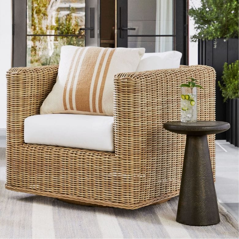 Black Metal Round Outdoor Accent Table