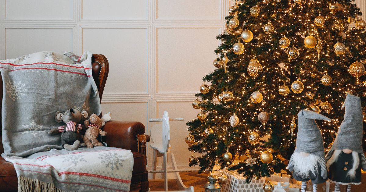 metallic holiday tree decorating