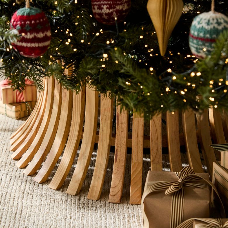 wooden christmas tree collar