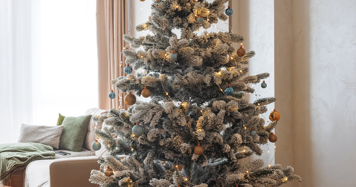 how to flock a christmas tree