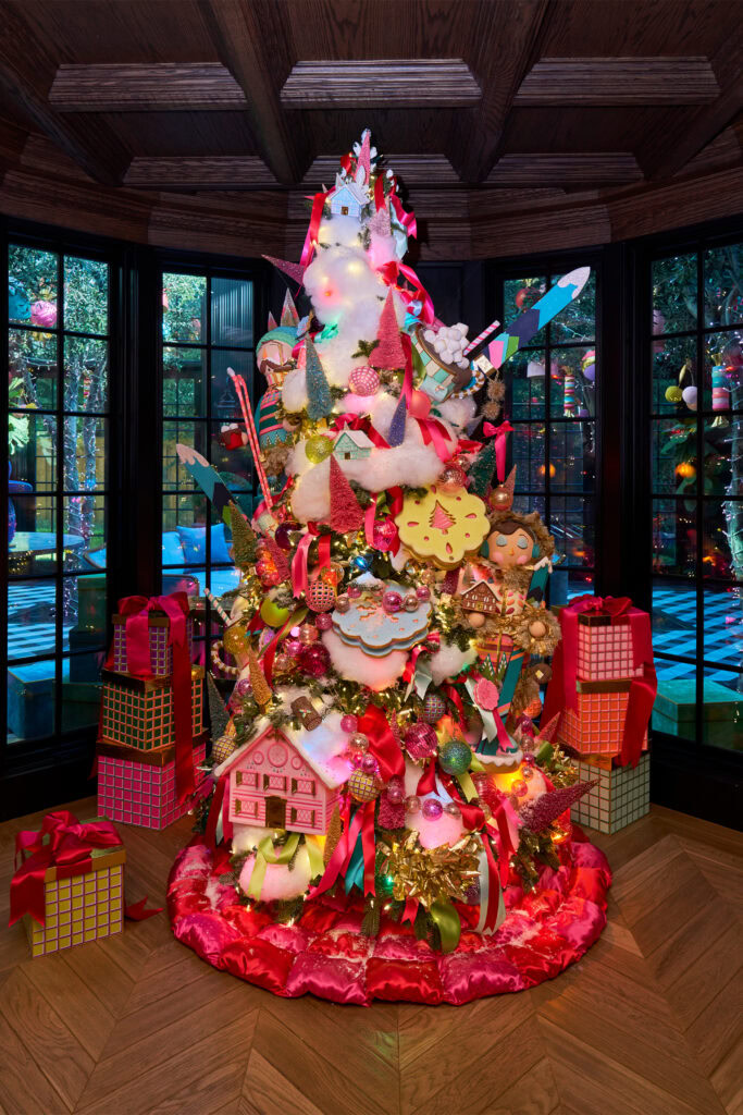 jonathan scott zooey deschanel living room christmas tree 2025