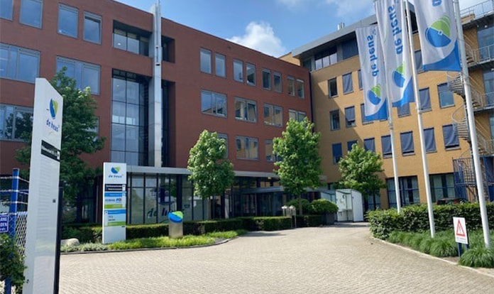 De Heus to restructure management style