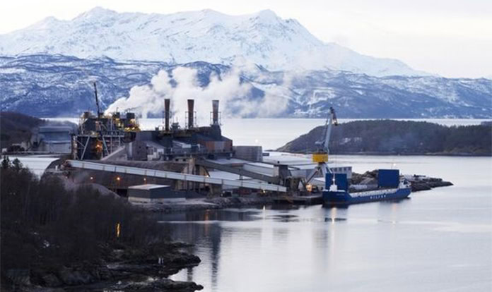 New project converts industrial CO₂ into algae-based salmon feed