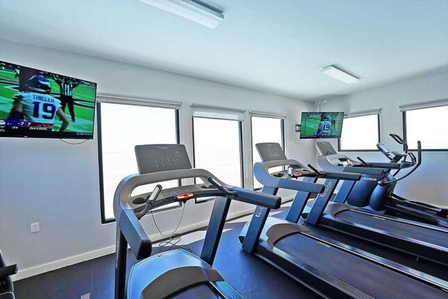DSC07562A-gym-cardio-hi-med-low DSC07562A-gym-cardio-hi-med-low