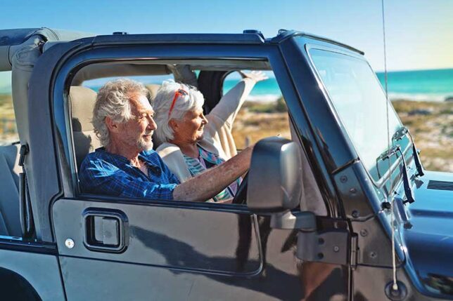 Couple-jeep-beach-AdobeStock_324779142A-med-lo Couple-jeep-beach-AdobeStock_324779142A-med-lo