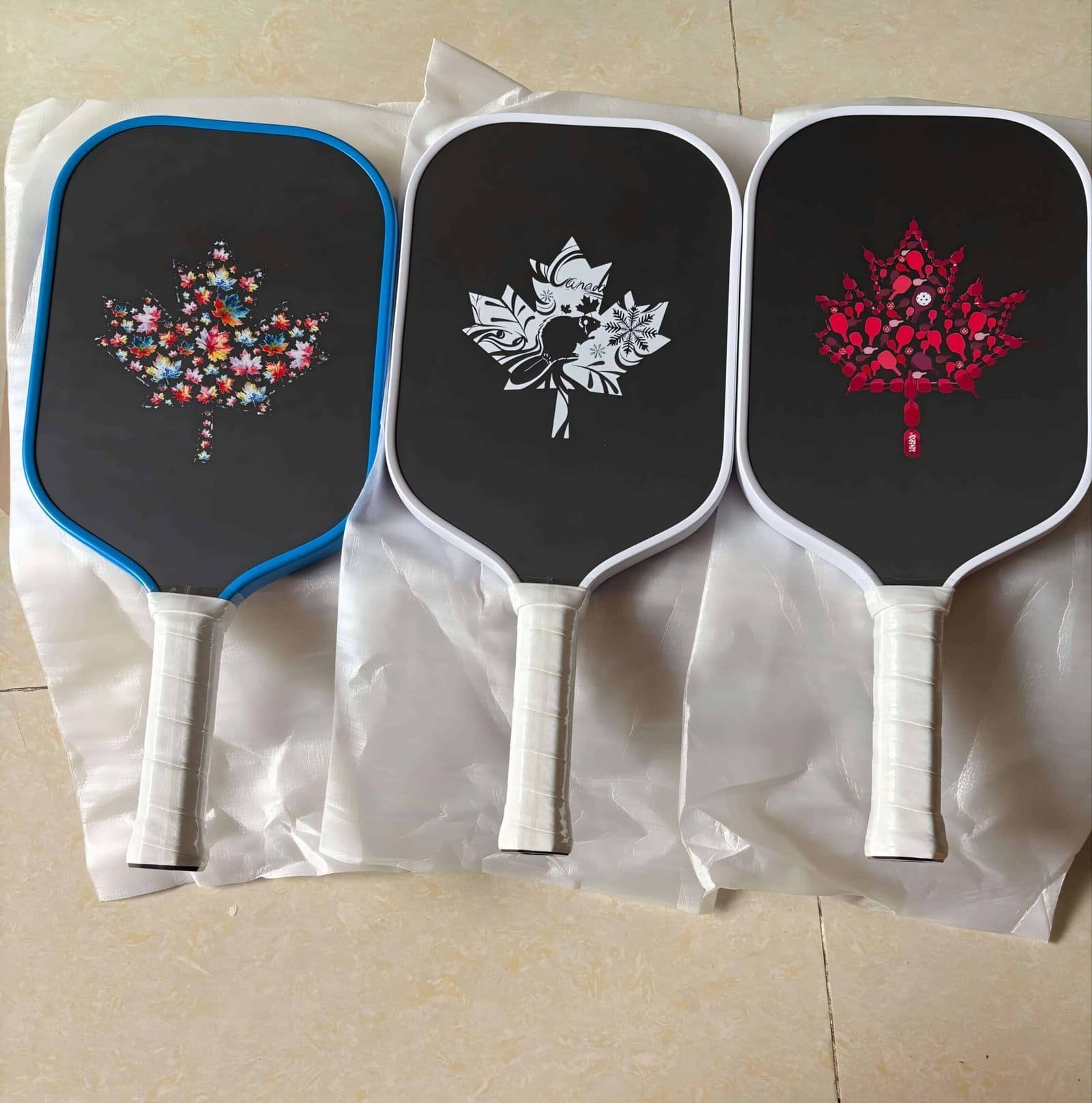 Customized Paddle with Canadian maple leaf patterns 1
