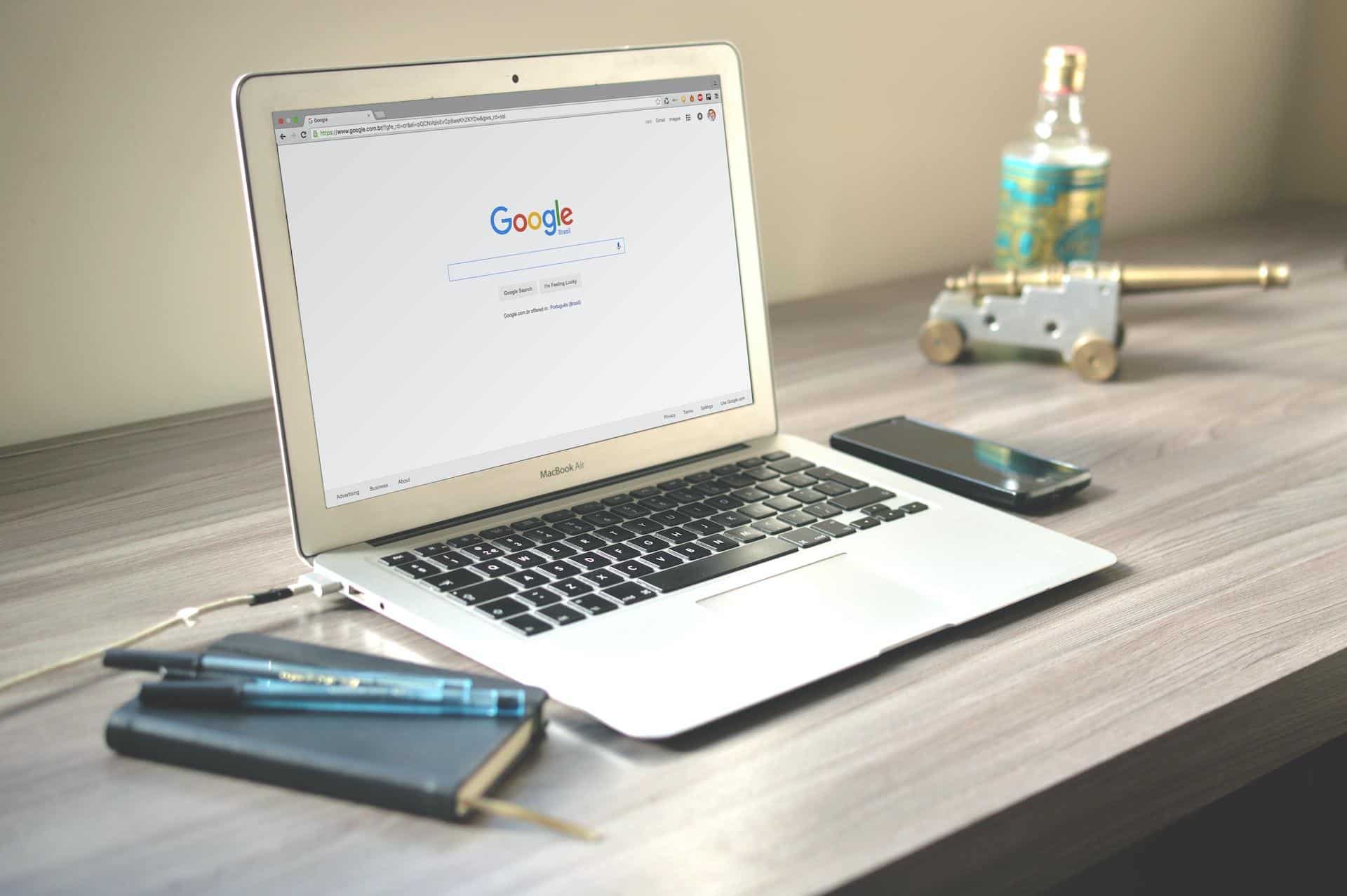 Lessons learned from the competition between Google and Yahoo Lessons learned from the competition between Google and Yahoo