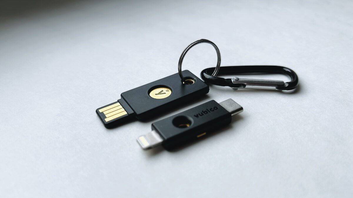 52449-104714-yubikeys-xl