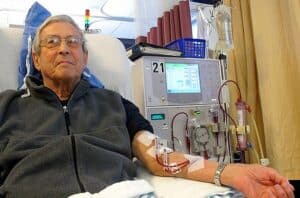 Patient_receiving_dialysis_03