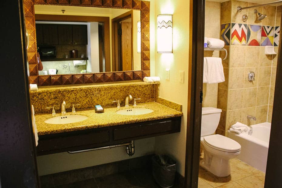 the layout of the bath in a Kidani Village wheelchair accessible room