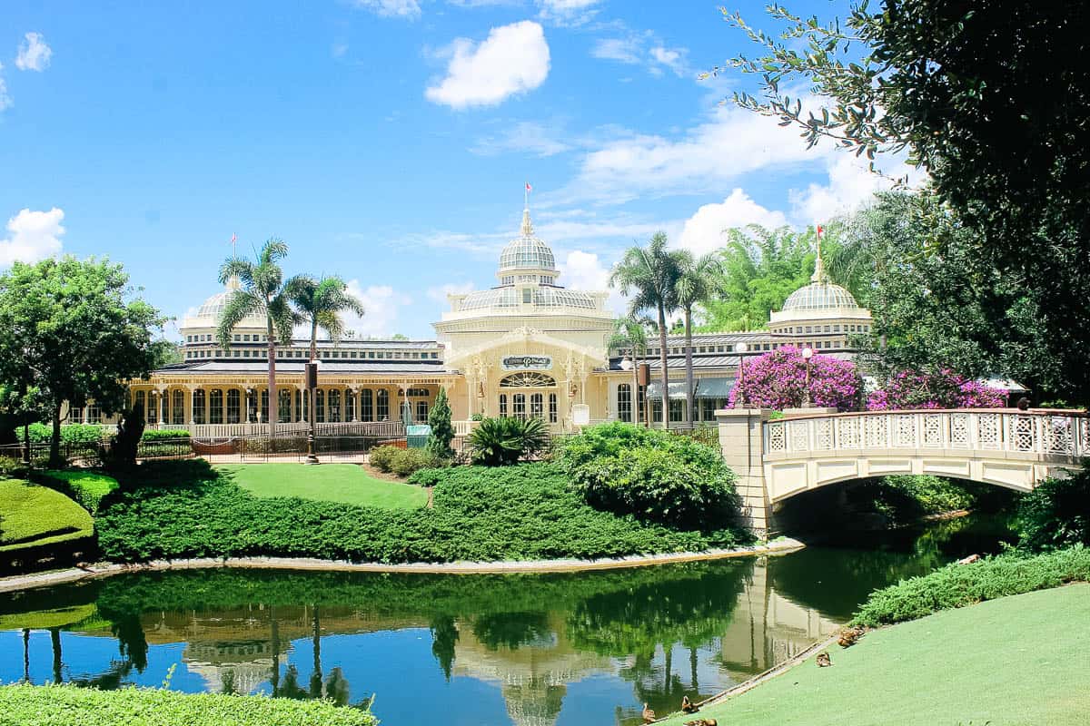 The Crystal Palace's exterior in Magic Kingdom