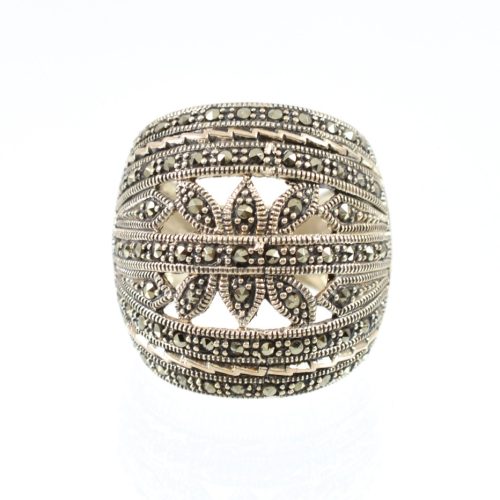 Διαχρονικό οξειδωμένο δαχτυλίδι με καρφωμένους μαρκασίτες