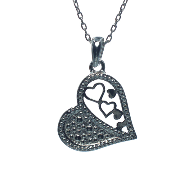Ασημένιο μενταγιόν με καρδιές