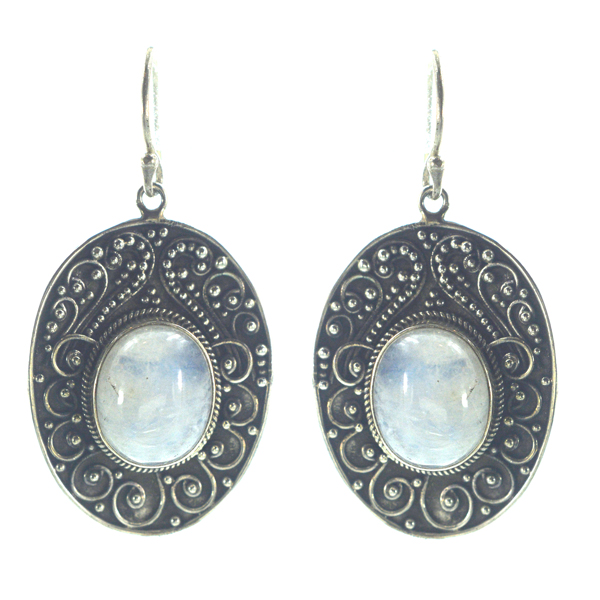 Ασημένια Σκουλαρίκια 925 με Φεγγαρόπετρα: Η Απόλυτη Έκφραση Γοητείας και Στυλ