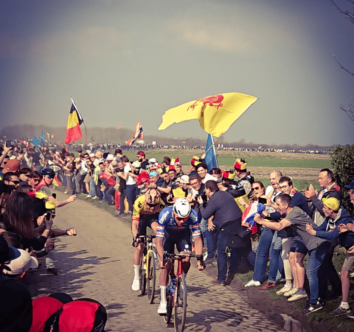 Fietsen over kasseien