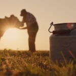 Sıcak havalarda serin su ve uygun takviyeler hayvanların verimliliğini koruyor
