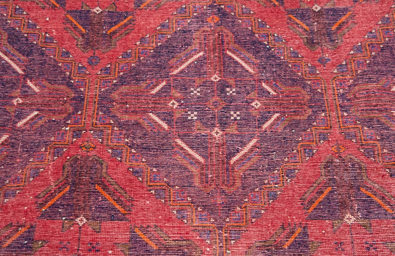 Geometric Persian carpet. Hand knotted Persian Shiraz carpet in red and navy blue colors. Rug size 4.10x7.9.
