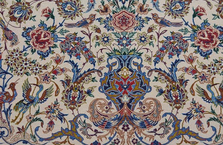 Small rug with beige and red, Persian Isfahan rug made of the finest Japanese kork wool and silk. Size 3.10x5.9.