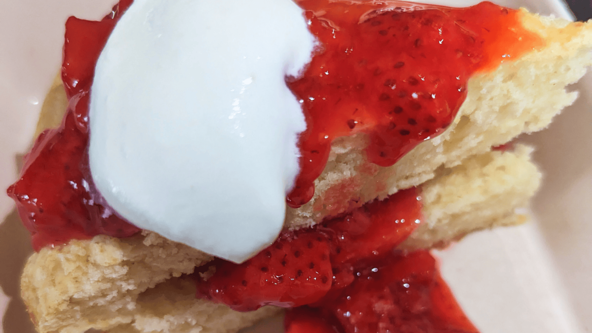 easy basic scone with strawberry sauce whipped cream