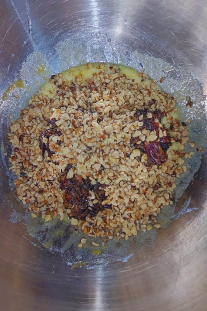 add walnuts to date squares