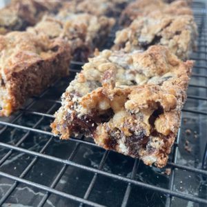 chewy date and nut squares (1)