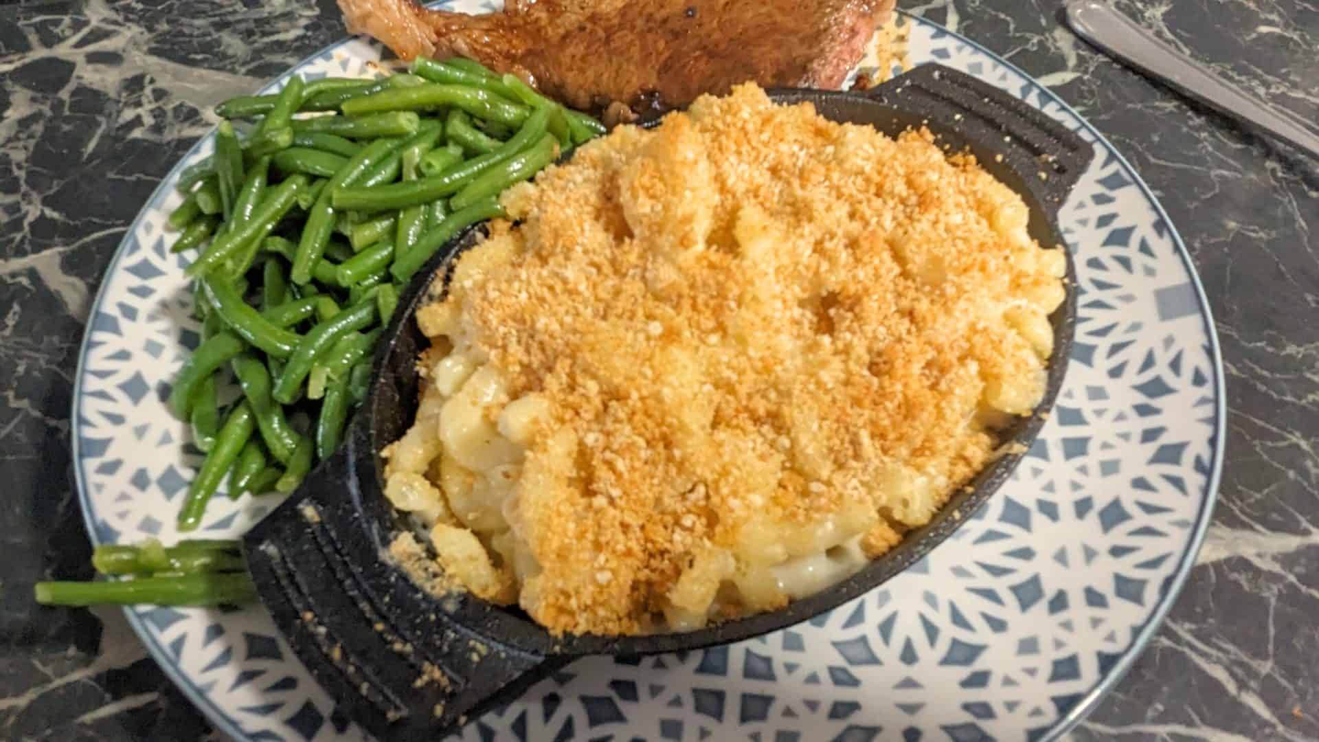 baked white cheddar macaroni and cheese (1)
