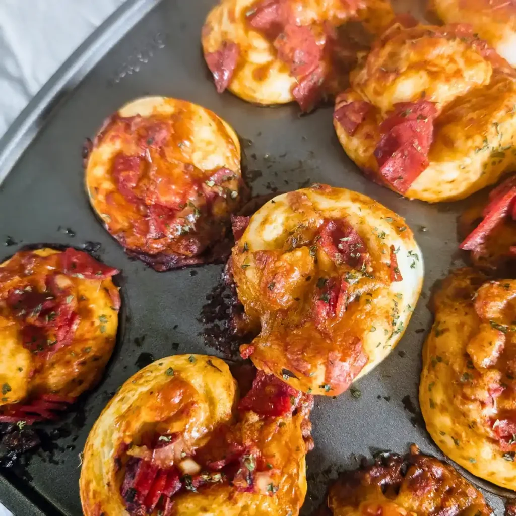 featured image for mini pizza muffins