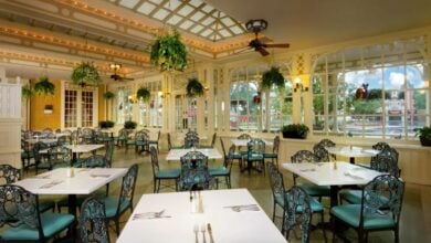 Tony's Town Square Restaurant interiort
