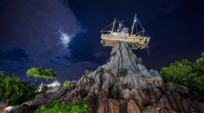Typhoon-lagoon-night