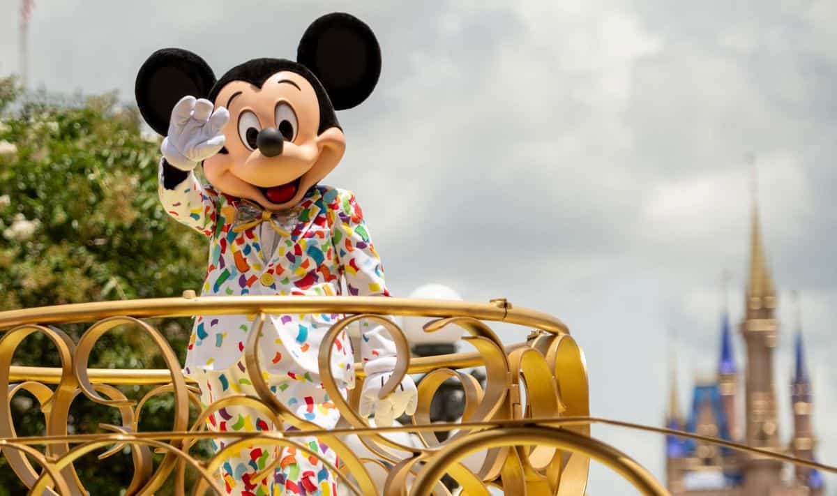 Mickey and Friends Cavalcade magic kingdom