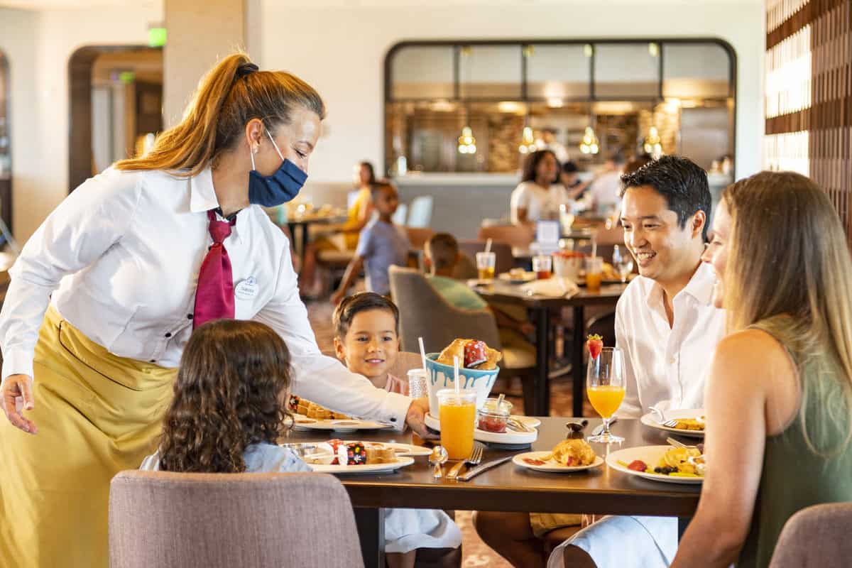 dining-restaurant-disney