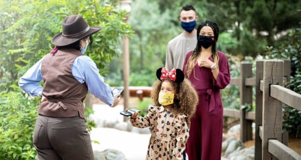 guests-disney-paris