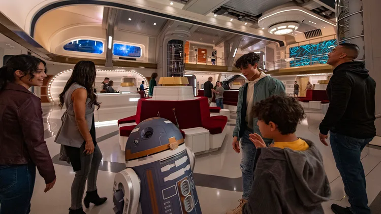 Star Wars: Galactic Starcruiser