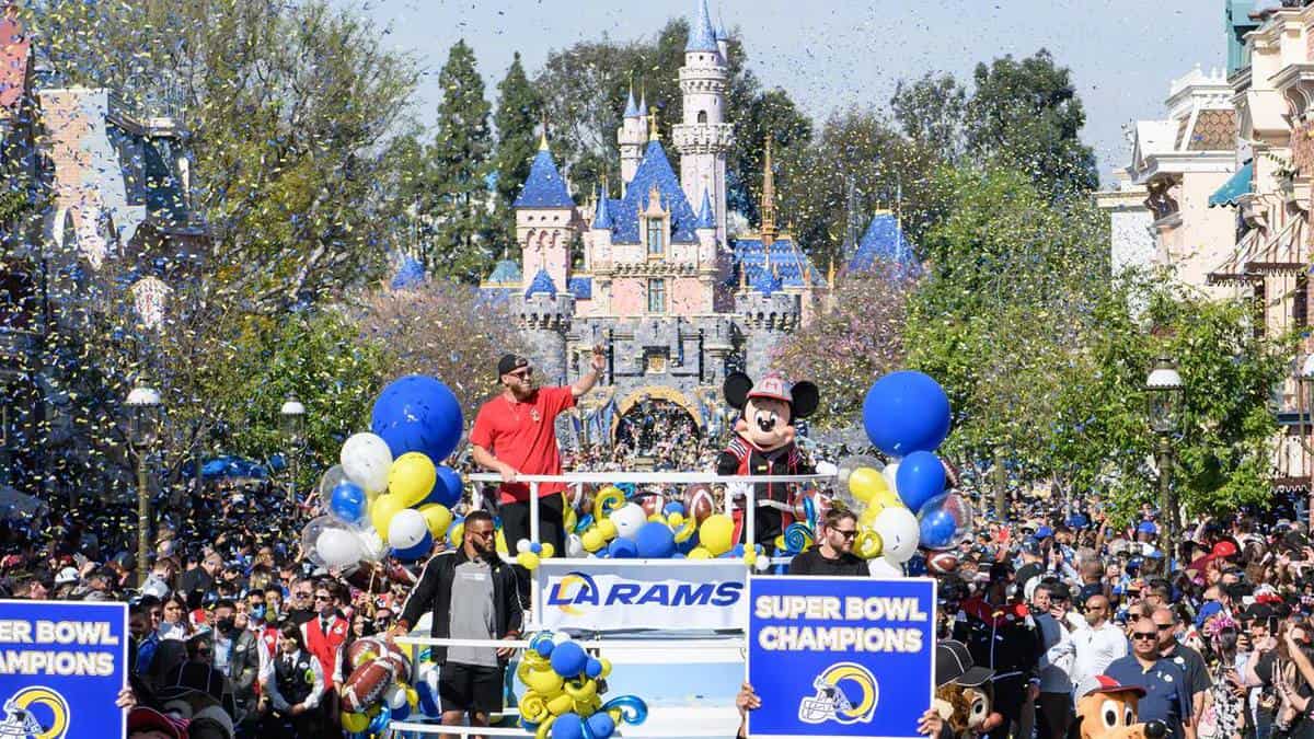 Superbowl Disneyland