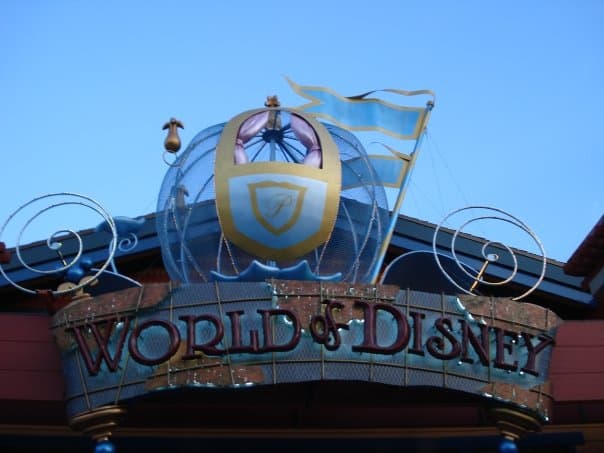 world-of-disney-entrance