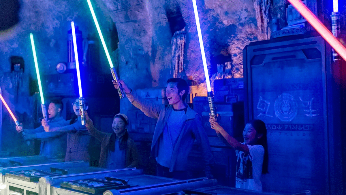 Savi's lightsaber Workshop