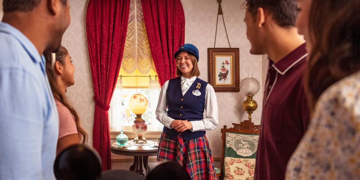 Walt Disneys Main Street Story Tour Apartment
