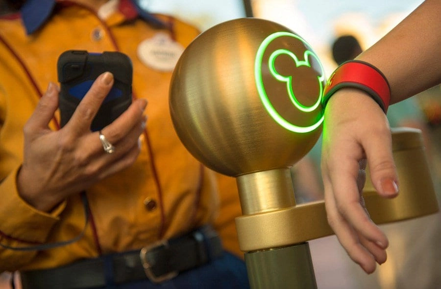 Magic Band to Enter Disney Park