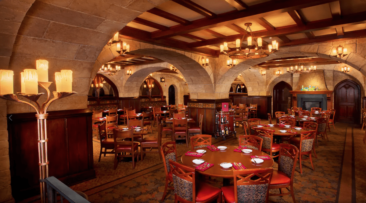 Le Cellier Steakhouse Seating