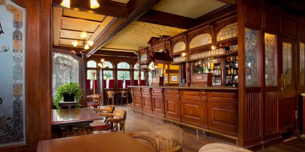 Rose & Crown Pub