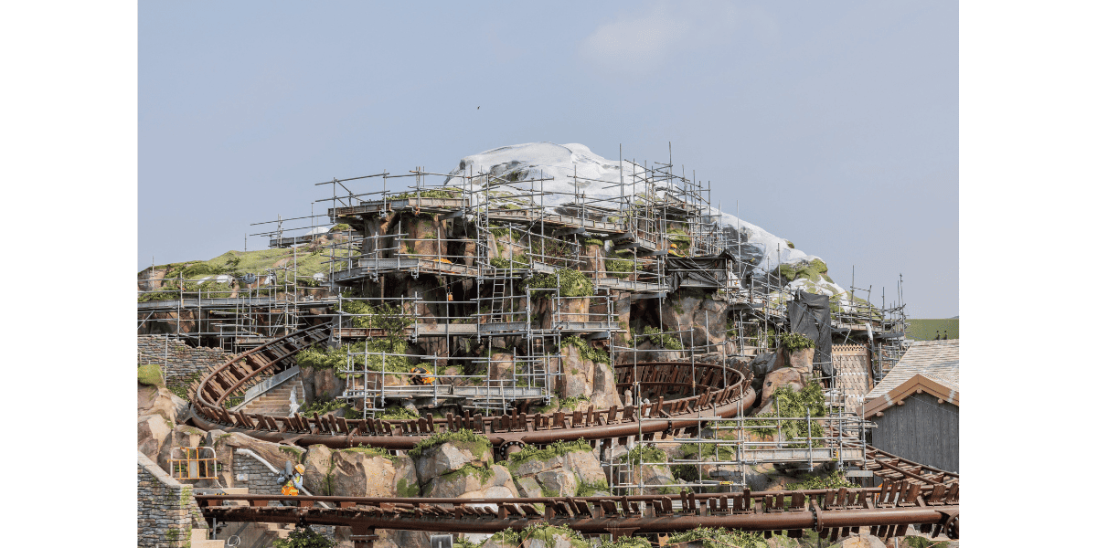 Oaken's Wantering Sleighs at Hong Kong Disneyland