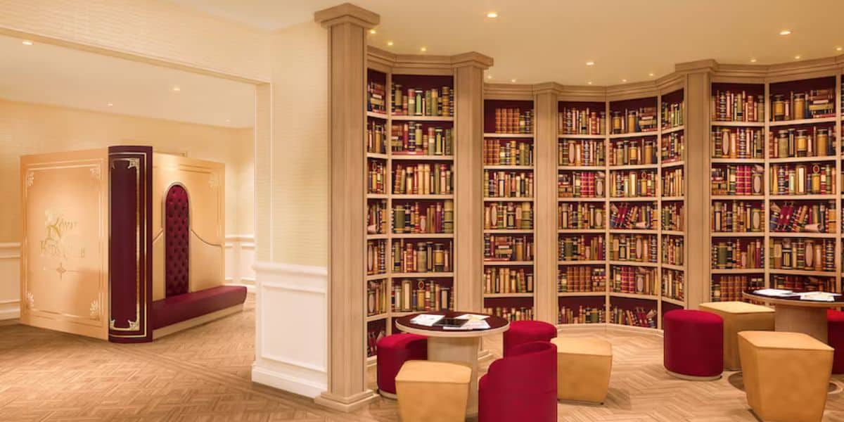Disneyland hotel at Disneyland Paris